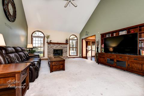 3680 Lakeview Dr, Algonquin, IL 60102 photo 7
