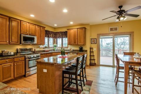 1305 Stonegate Rd, Algonquin, IL 60102 photo 3