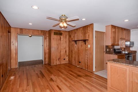 1904 E Maya Ln, Mount Prospect, IL 60056 photo 4
