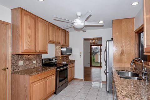 1904 E Maya Ln, Mount Prospect, IL 60056 photo 8