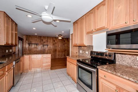 1904 E Maya Ln, Mount Prospect, IL 60056 photo 9