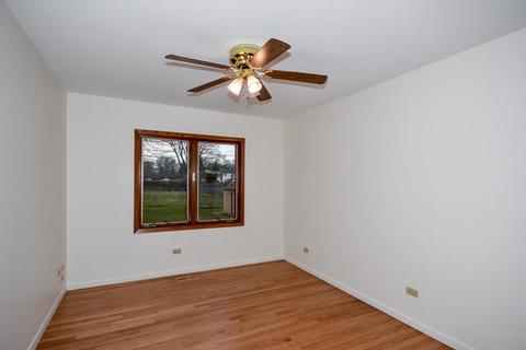 1904 E Maya Ln, Mount Prospect, IL 60056 photo 17