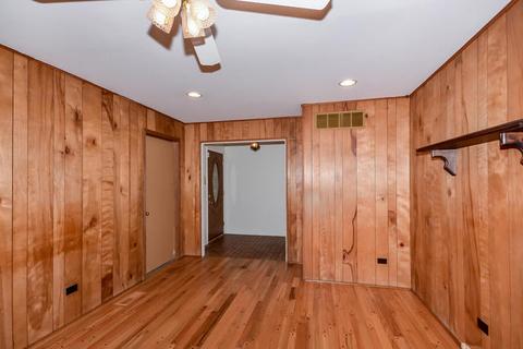 1904 E Maya Ln, Mount Prospect, IL 60056 photo 3