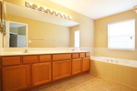 876 Linden Cir, Hoffman Estates, IL 60169 photo 11