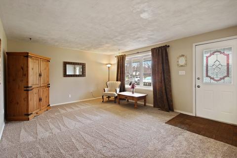 1274 N Erickson Dr, Kankakee, IL 60901 photo 2