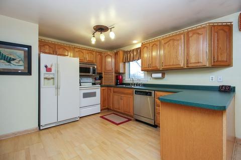 1274 N Erickson Dr, Kankakee, IL 60901 photo 3
