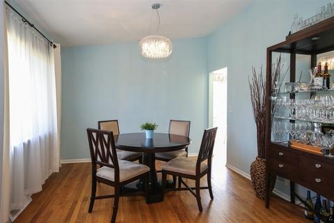 745 E Devon Ave, Roselle, IL 60172 photo 4
