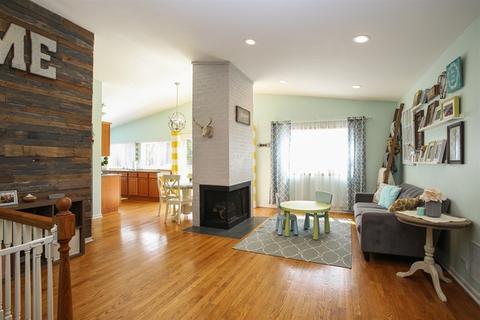 745 E Devon Ave, Roselle, IL 60172 photo 5