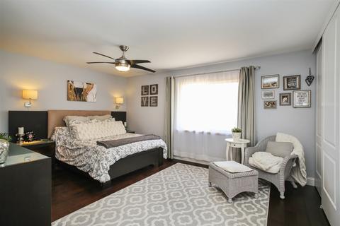 745 E Devon Ave, Roselle, IL 60172 photo 7