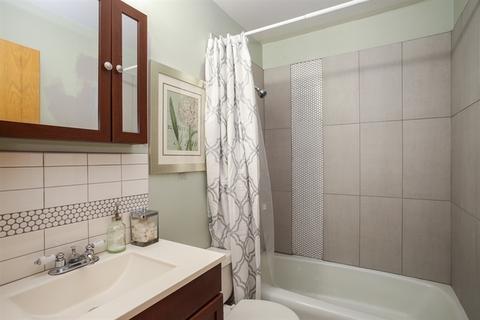 745 E Devon Ave, Roselle, IL 60172 photo 8