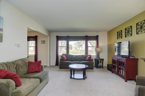 127 Travers Ave, Wheaton, IL 60187 photo 3
