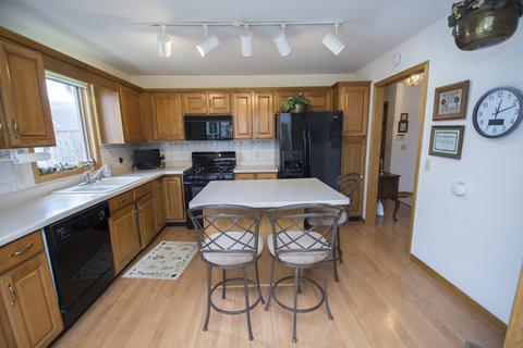 1288 Oakleaf Ct, Aurora, IL 60506 photo 3