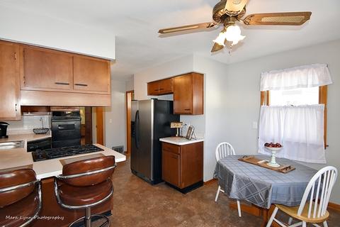 409 E Park Ave, Aurora, IL 60505 photo 4
