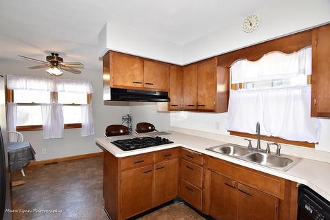 409 E Park Ave, Aurora, IL 60505 photo 11