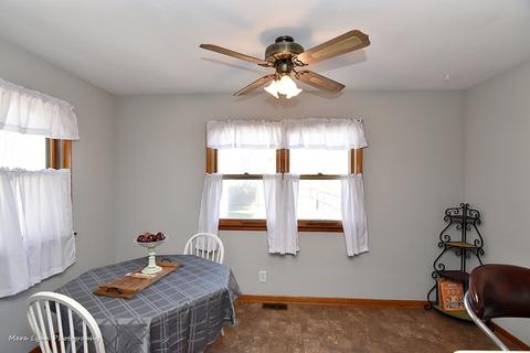 409 E Park Ave, Aurora, IL 60505 photo 14