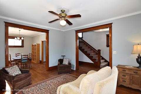 409 E Park Ave, Aurora, IL 60505 photo 2