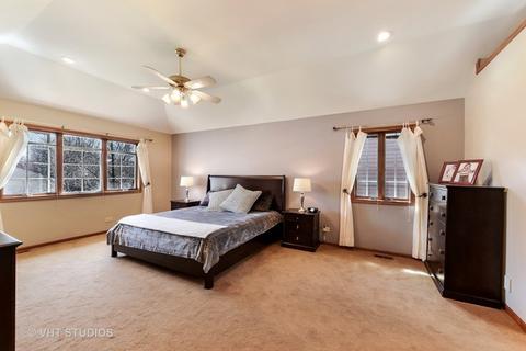 6136 Willowood Ln, Willowbrook, IL 60527 photo 10