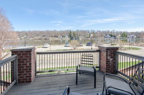 316 N Harrison St, Algonquin, IL 60102 photo 2