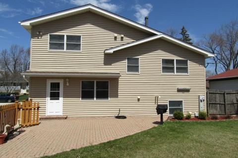35 Pleasant St, Hoffman Estates, IL 60169 photo 32