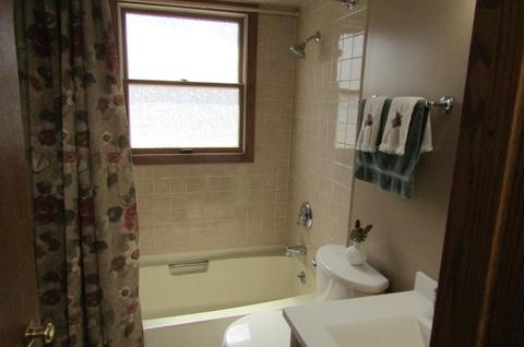35 Pleasant St, Hoffman Estates, IL 60169 photo 27