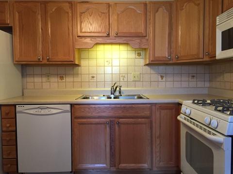 609 Waters Edge Dr #C, Mchenry, IL 60050 photo 2