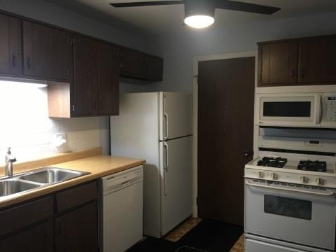 1180 Buckingham Ct #B2, Wheeling, IL 60090 photo 4