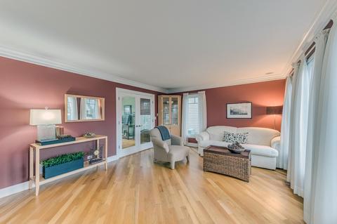 922 Crest St, Wheaton, IL 60189 photo 3