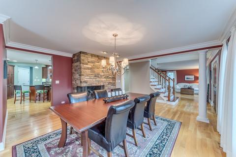 922 Crest St, Wheaton, IL 60189 photo 5