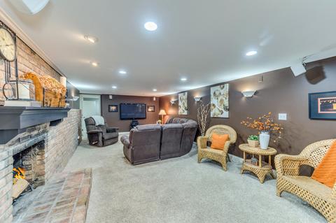 922 Crest St, Wheaton, IL 60189 photo 22