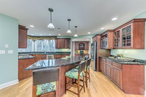 922 Crest St, Wheaton, IL 60189 photo 8