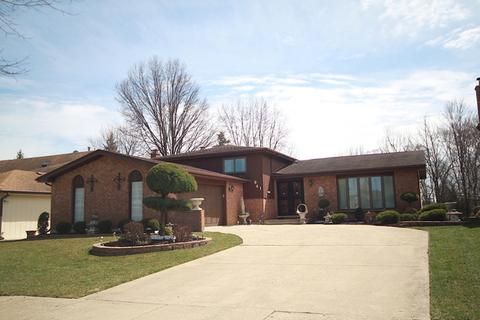 941 W Surrey Rd, Addison, IL 60101 photo 1