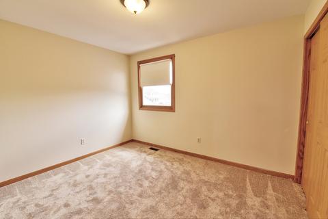 5904 Cobblestone Trl, Mchenry, IL 60050 photo 15