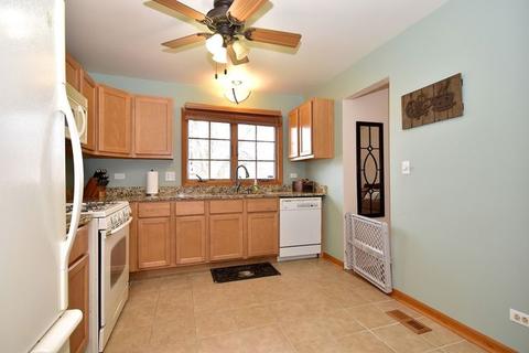 251 Polk Ct, Bartlett, IL 60103 photo 12