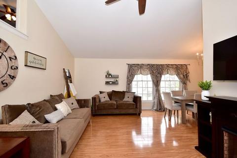 251 Polk Ct, Bartlett, IL 60103 photo 3