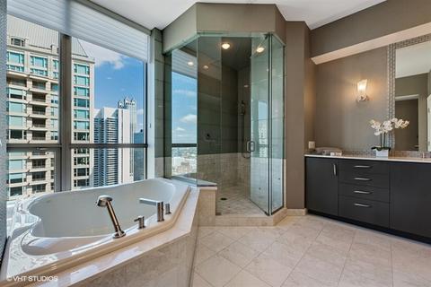 21 E Huron St #4205, Chicago, IL 60611 photo 11