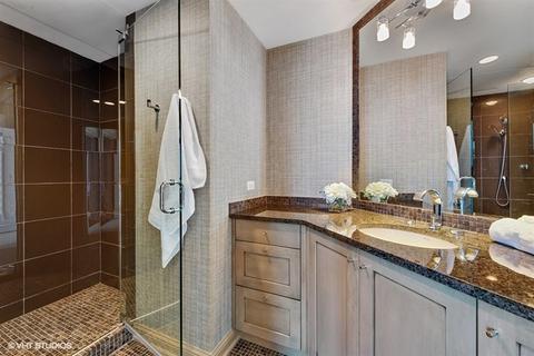 21 E Huron St #4205, Chicago, IL 60611 photo 14