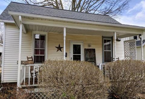 106 N Harrison St, Sidney, IL 61877 photo 2