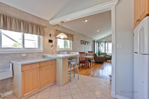 710 N Pine St, Mount Prospect, IL 60056 photo 7