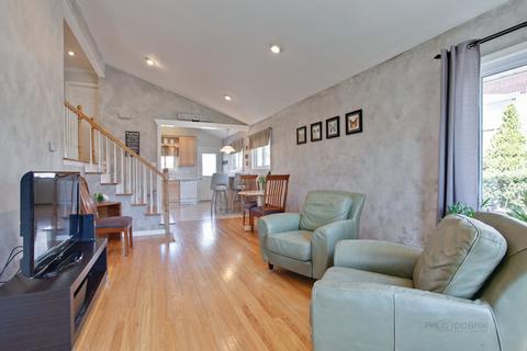 710 N Pine St, Mount Prospect, IL 60056 photo 5