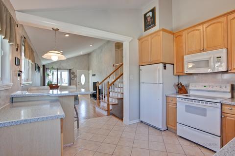 710 N Pine St, Mount Prospect, IL 60056 photo 8