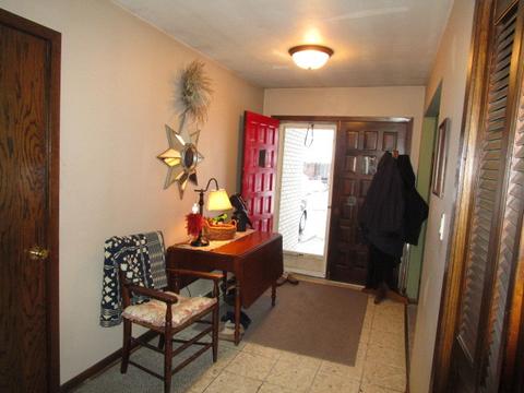 18414 Maple St, Lansing, IL 60438 photo 2
