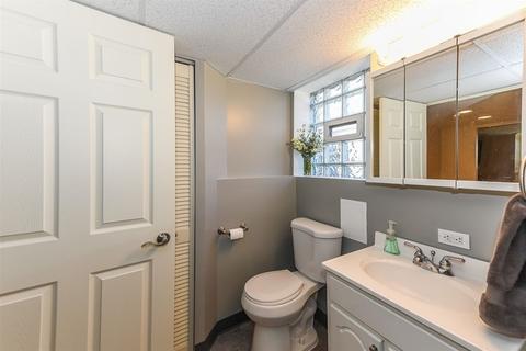 1880 Nimitz Dr, Des Plaines, IL 60018 photo 8