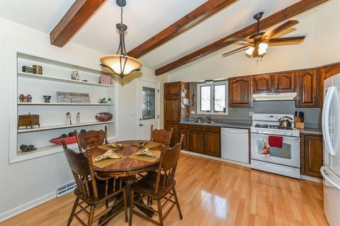 1880 Nimitz Dr, Des Plaines, IL 60018 photo 4