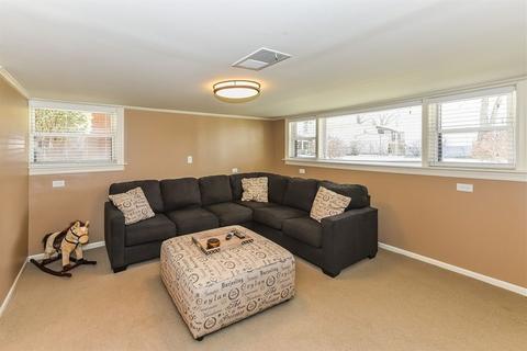 1880 Nimitz Dr, Des Plaines, IL 60018 photo 14