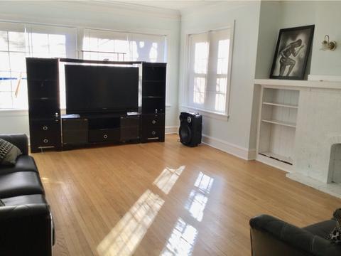 2624 E 74th St, Chicago, IL 60649 photo 2
