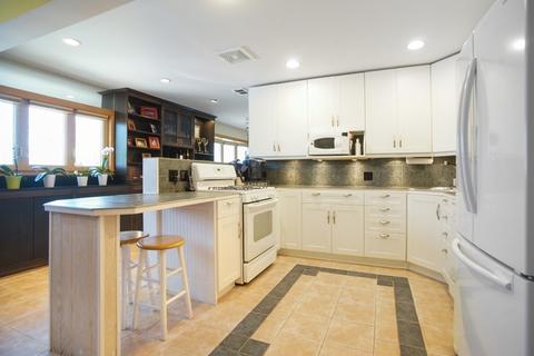 570 Kingman Ln, Hoffman Estates, IL 60169 photo 9