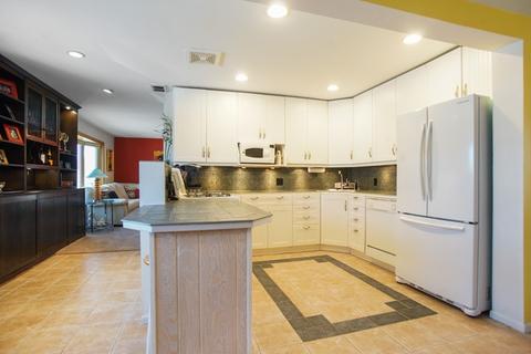 570 Kingman Ln, Hoffman Estates, IL 60169 photo 8