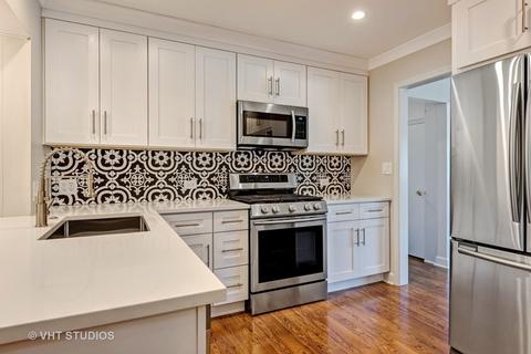 1007 Dell Rd, Northbrook, IL 60062 photo 4