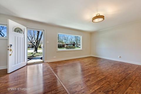 1007 Dell Rd, Northbrook, IL 60062 photo 2