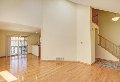 2326 Robin Ln, Elgin, IL 60123 photo 4